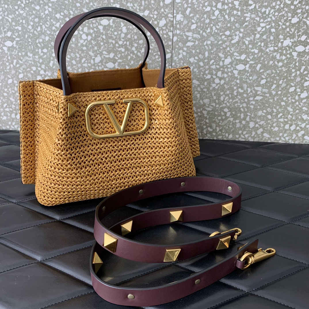 Valentino Garavani Small Shoulder Bag in Chocolate Synthetic Raffia 